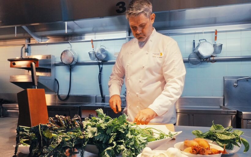 chef-damien-inflight-meals-silverkris-prep