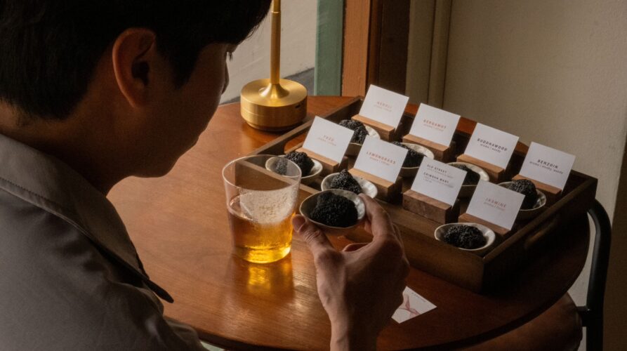 Close-up of Lun&igrave;&rsquo;s scent experience using aroma-infused volcanic stones.