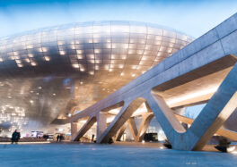 Dongdaemun Design Plaza (T.Dallas / Shutterstock.com)