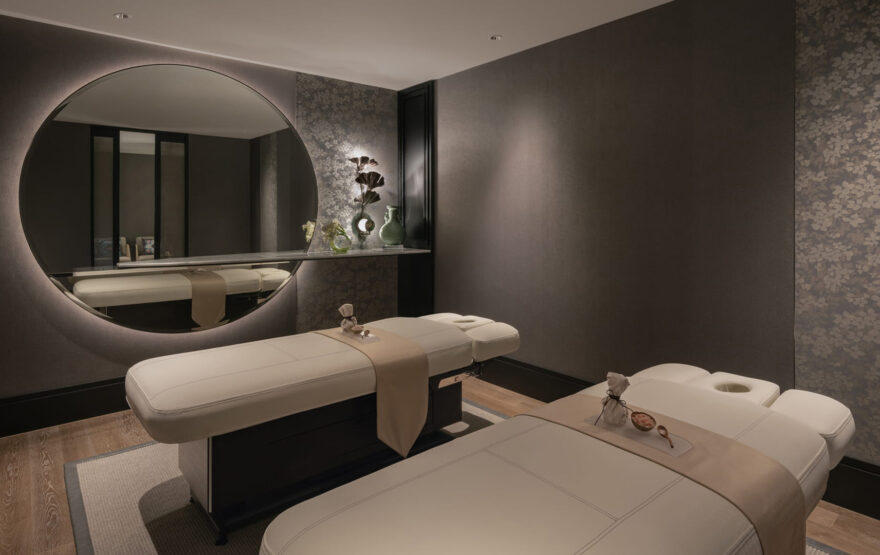 Four Seasons Singapore spa bed