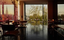 Seven-Swans_Inerior-2_Fotografin-Marie-Preaud-Silverkris-Frankfurt-city-guide