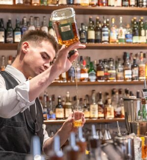 Cocktail service at Old Crow Bar in Zurich.