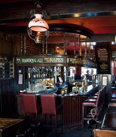 The Grapes Silverkris London City Guide