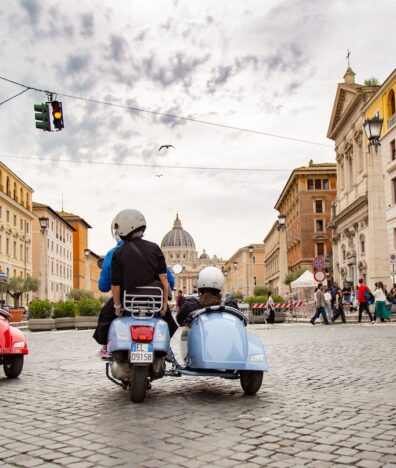 Vespa sidecar tours Rome city guide Silverkris