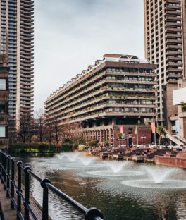 Building of Barbican Centre
