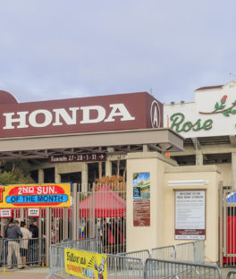 Rose Bowl Flea Market (Photo: Kit Leong / Shutterstock.com)