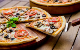 vegetarian pizza wooden plate